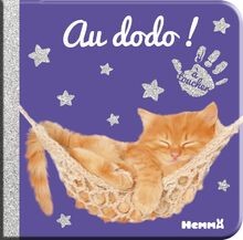Bébé touche tout au - bébé,